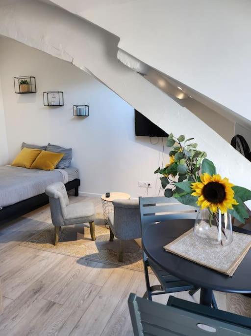 Apartment Le Yellow Korner - Lit Neuf